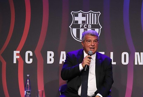 El juez del 'caso Negreira' imputa al FC Barcelona por presunto cohecho