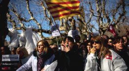 Cataluña intensifica el uso del catalán en los hospitales con manuales para los médicos