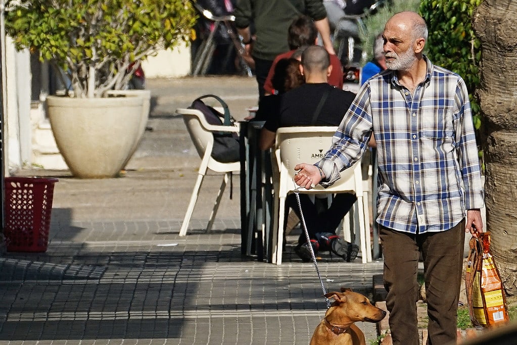 Massimo Stecchini paseando por las calles de Málaga