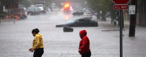 Nueva York declara el estado de emergencia por las graves inundaciones