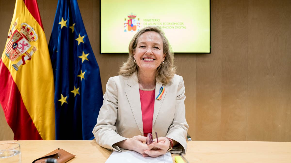 Nadia Calviño ‘colocó’ a su hijo recién licenciado en un banco europeo del que es gobernadora