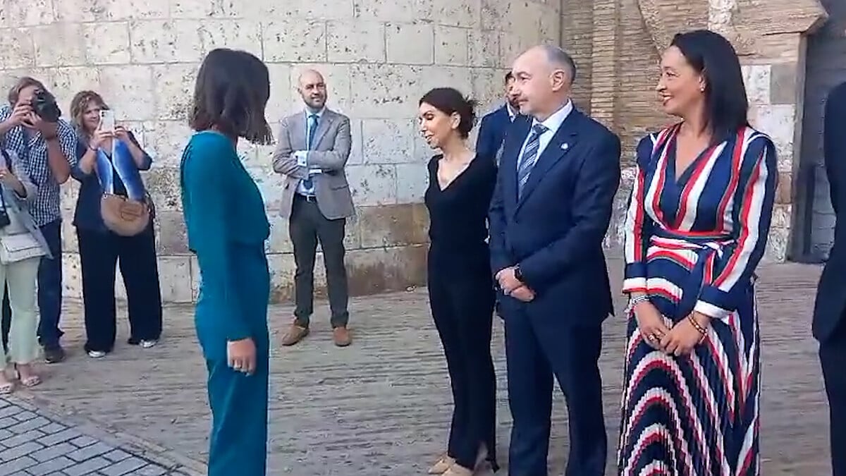 El tenso momento entre Irene Montero y la presidenta de las Cortes de Aragón (Vox)