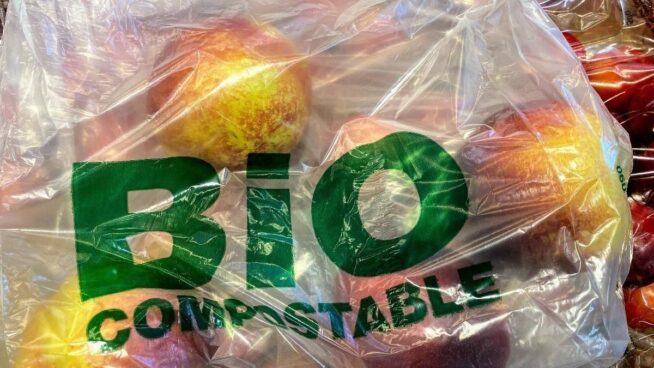 Un estudio muestra mayor toxicidad en bolsas compostables que en las convencionales