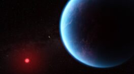 Un lejano exoplaneta podría esconder océanos y un posible indicio de vida