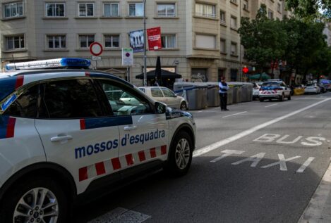 Seis mossos aceptan un año de prisión por agredir e insultar a un joven negro en Manresa