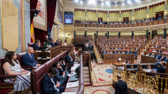 El PSOE fuerza los plazos para imponer ya el catalán, el gallego y el vasco en el Congreso