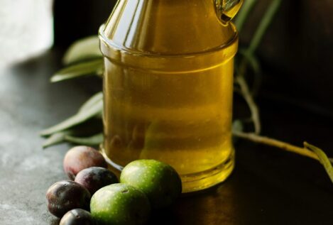 Aceite de oliva: por qué es más caro en España que en otros países vecinos según la OCU