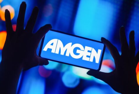 Amgen busca aprobar su medicamento contra el cáncer de pulmón pese al veto de Sanidad