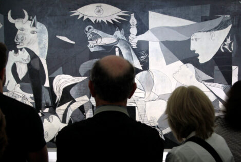 El Museo Reina Sofía acaba con la prohibición de fotografiar el 'Guernica'