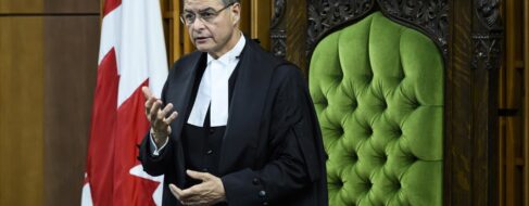 Dimite el presidente de la Cámara canadiense tras el homenaje a un combatiente nazi