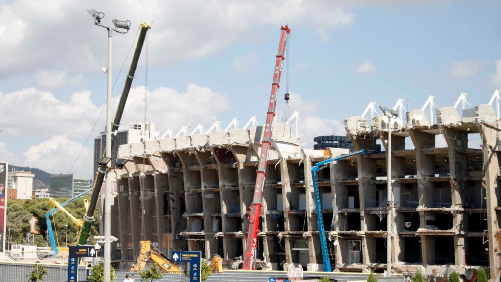 Obras de remodelación del Camp Nou. Foto: Xavi Urgeles (Zuma Press). 