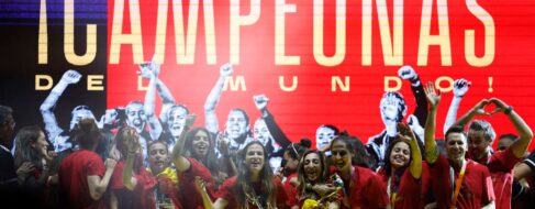Varias futbolistas, entre ellas una campeona del mundo, dicen a la RFEF que son seleccionables