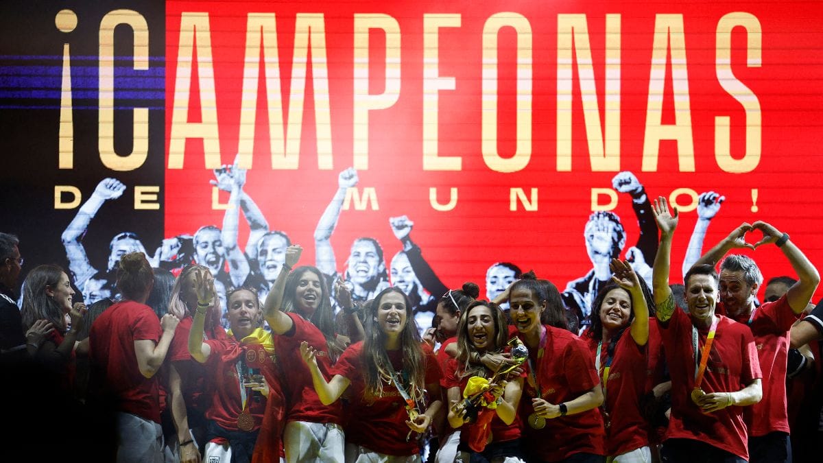 Varias futbolistas, entre ellas una campeona del mundo, dicen a la RFEF que son seleccionables