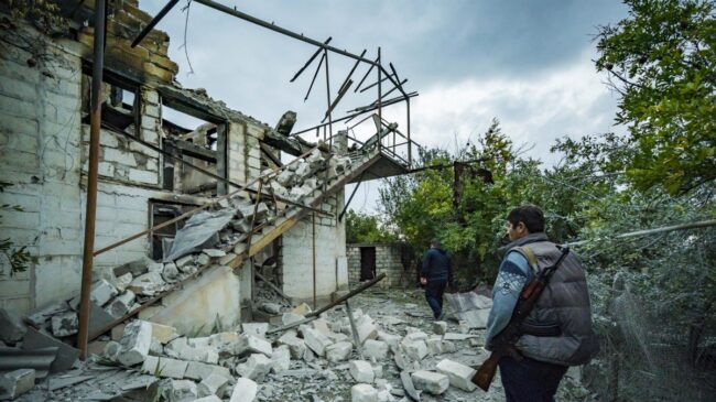 Las autoridades de Nagorno Karabaj aceptan un alto el fuego tras el ataque azerí