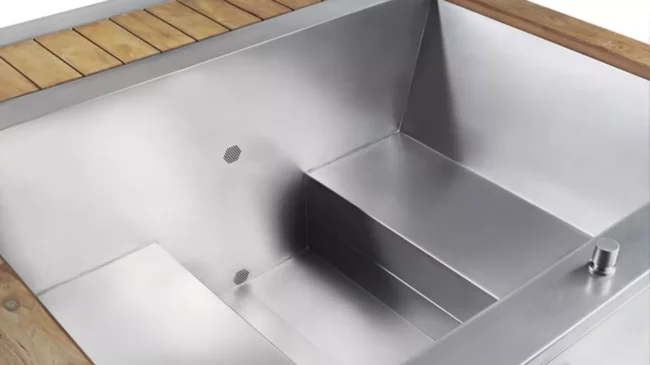 Jacuzzi de leña: relax en el jardín siguiendo la tradición nórdica