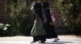 Francia estudia reimplantar el uniforme escolar para zanjar el debate de la vestimenta del Islam