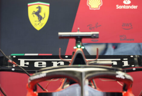 A Ferrari le dan caña en los circuitos, pero en los concesionarios son imbatibles