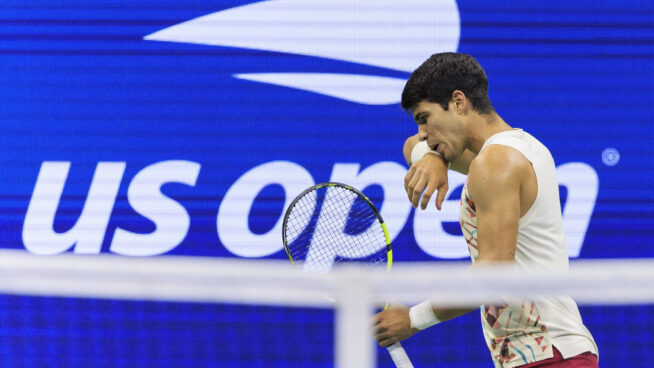 Alcaraz cae ante el ruso Medvedev, que se enfrentará a Djokovic en la final del US Open