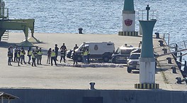 Descargada en Vigo la cocaína transportada por el pesquero interceptado frente a Rías Baixas