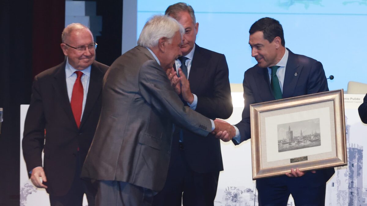 Felipe González recibe el V Premio Iberoamericano Torre del Oro