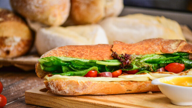 Con la 'dieta del bocadillo' puedes adelgazar un kilo por semana (aun comiendo pan)