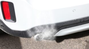 La normativa Euro 7 salva de la guillotina a los coches baratos