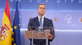 El PP de Feijóo se mantiene en cabeza y sube nueve escaños, según una encuesta