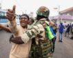 La junta golpista de Gabón insiste en que la disolución de las instituciones es «temporal»