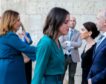 Frío saludo entre Montero y ‘Pam’ con la presidenta de Vox en las Cortes de Aragón