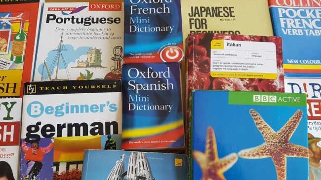 Los europeos estudian más inglés, francés y alemán que español