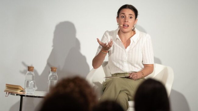 Montero reivindica la lucha feminista «pese a resistencias de sectores más reaccionarios»