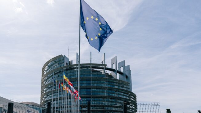 La Eurocámara confía en un pacto entre París y Berlín para tratar la reforma eléctrica este mes