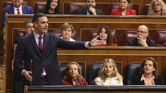 El PSOE votó en contra de hablar catalán, euskera y gallego hace tan sólo un año
