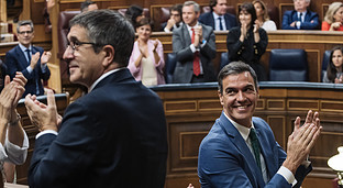 Sánchez tapa el último dato de Eurostat: el 32% de niños españoles vive en riesgo de pobreza