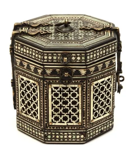 

El Estado adquiere una pieza nazarí por 180.000 euros


