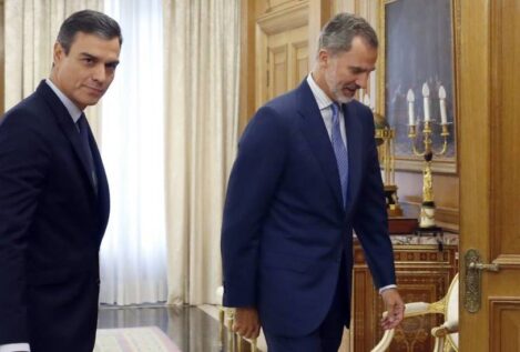 Transparencia regaña a Pedro Sánchez por no detallar sus regalos como sí hace el Rey