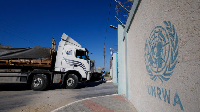 La ONU denuncia que solo llegan «migajas» de ayuda a Gaza y la muerte de 57 cooperantes