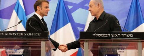 Macron propone en Israel una coalición internacional contra Hamás