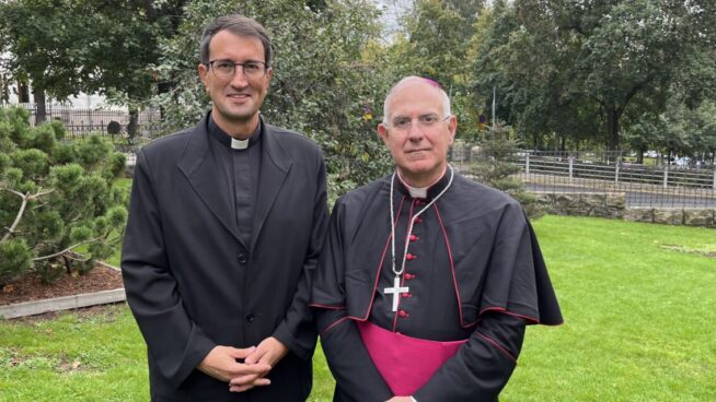 Así llega un vasco a ser obispo de Helsinki: la historia de 'Raimo' Goyarrola