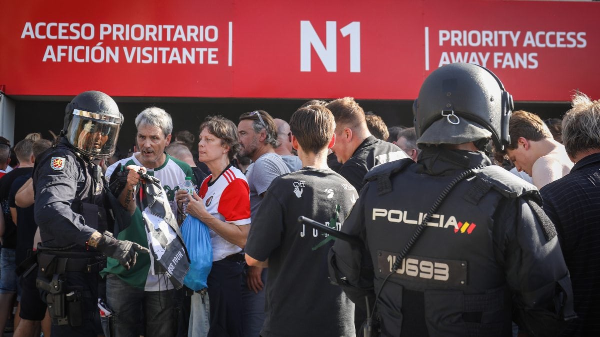 Detenidos seis aficionados del Feyenoord por los altercados en el interior del Metropolitano