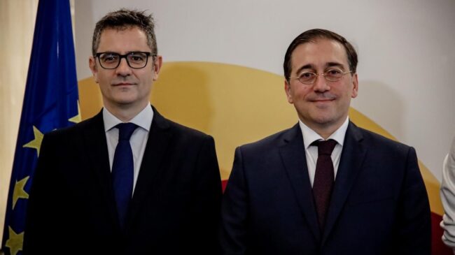 El Gobierno desmiente que Albares y Bolaños se reunieran con Puigdemont y lo tacha de bulo