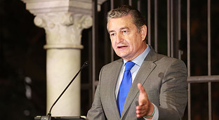 Andalucía acusa al Gobierno de «sectarismo» por no ser invitada a la cumbre en Granada