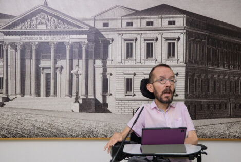 Echenique critica al Congreso por adaptar el Hemiciclo para la Princesa pero no para su silla