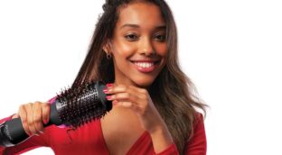 El secador voluminizador que tu melena necesita es de Revlon, es súper potente ¡y cuesta menos de 45€!