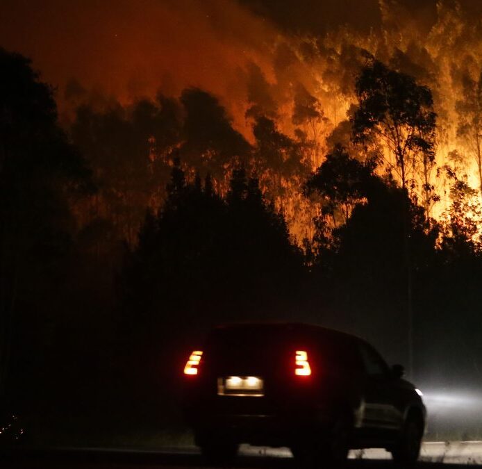 Estabilizado uno de los fuegos y extinguido otro en Orense que ha quemado 110 hectáreas