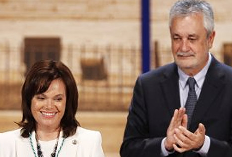 Griñán premió con una medalla a la magistrada del TC que prepara la sentencia de los ERE