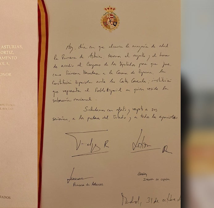 La firma del Rey y la Princesa en el Congreso: la soberanía reside en «el Pueblo Español»