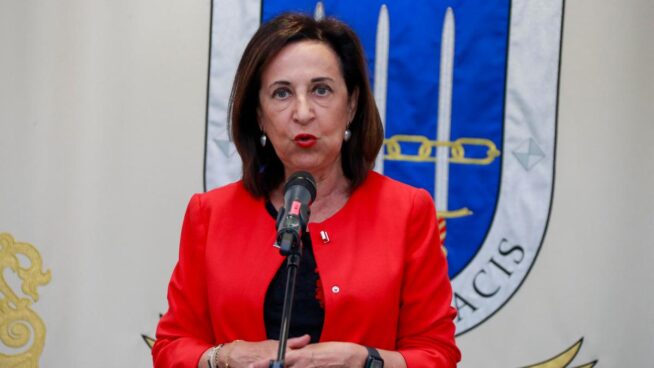 El Gobierno critica la «irresponsabilidad» de Trump con su «guiño» al «dictador» Putin