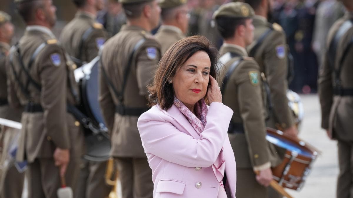 Choque en el Gobierno: Robles prohíbe entrar en la base de Getafe a una alto cargo de Escrivá