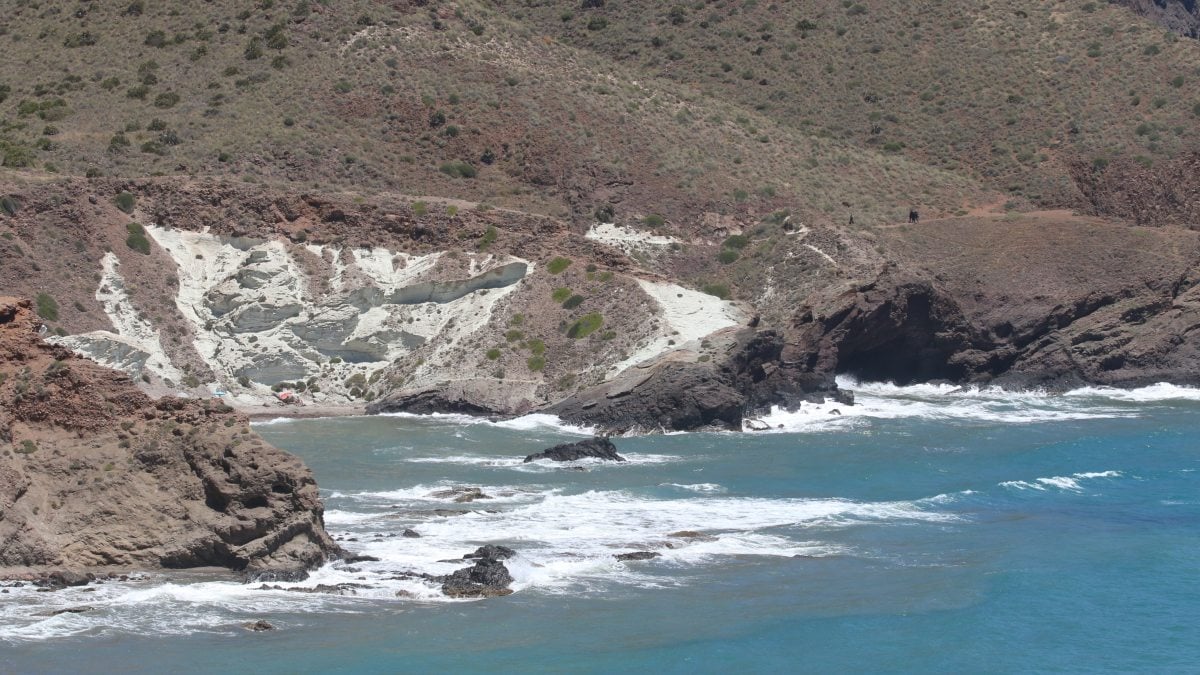 Mueren dos personas al estrellarse su avioneta en el parque natural de Cabo de Gata